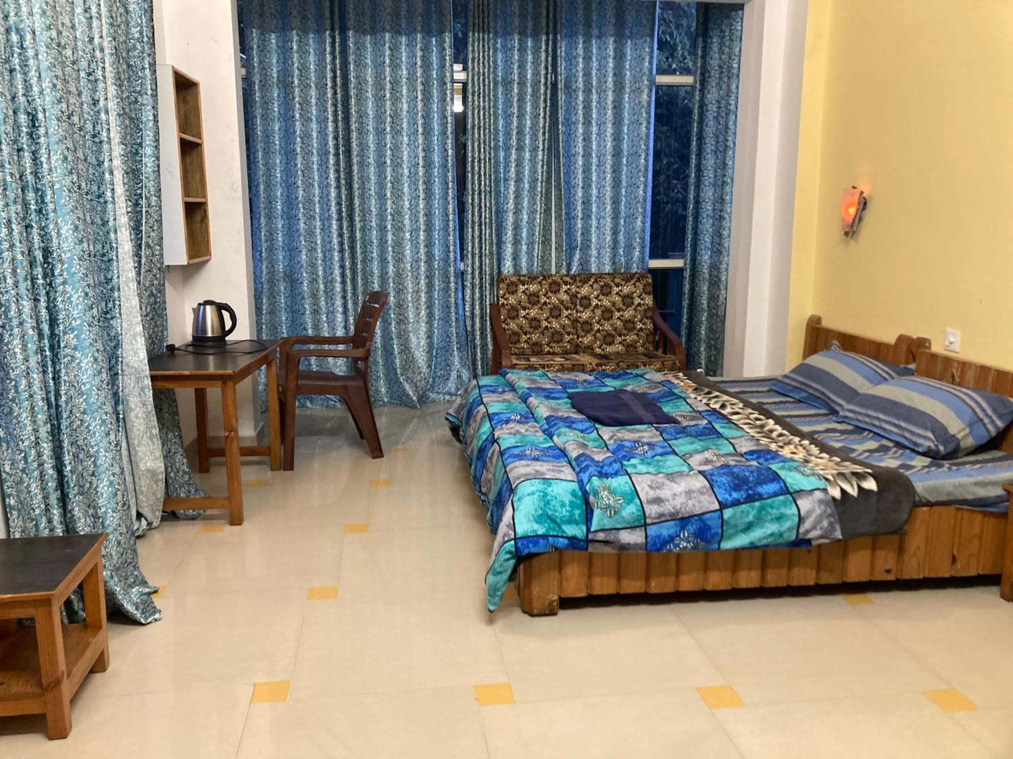 Oasis Guest House Bhagsu D'Shala Дармсала Экстерьер фото