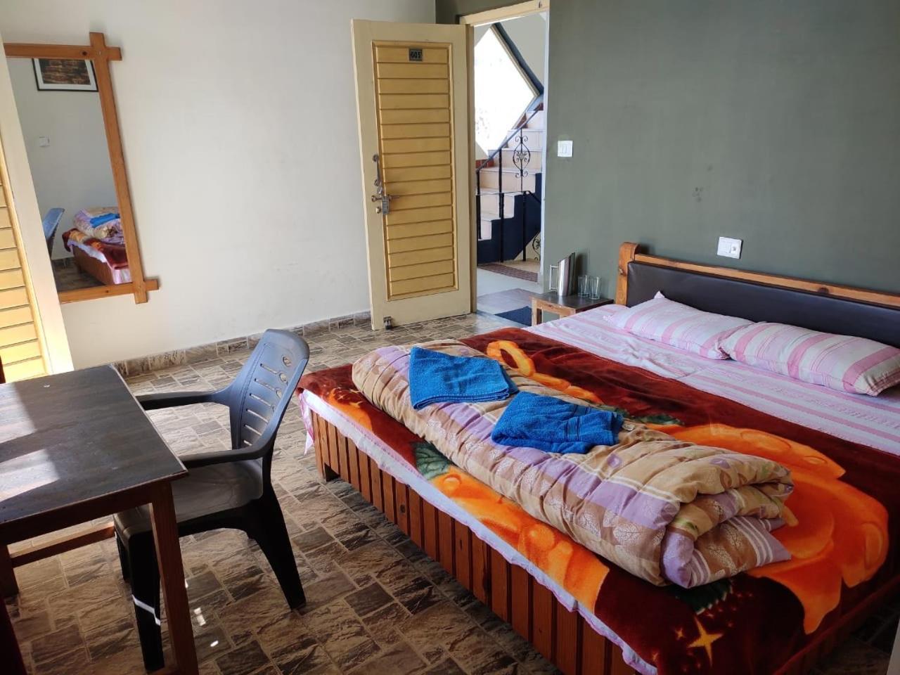 Oasis Guest House Bhagsu D'Shala Дармсала Экстерьер фото