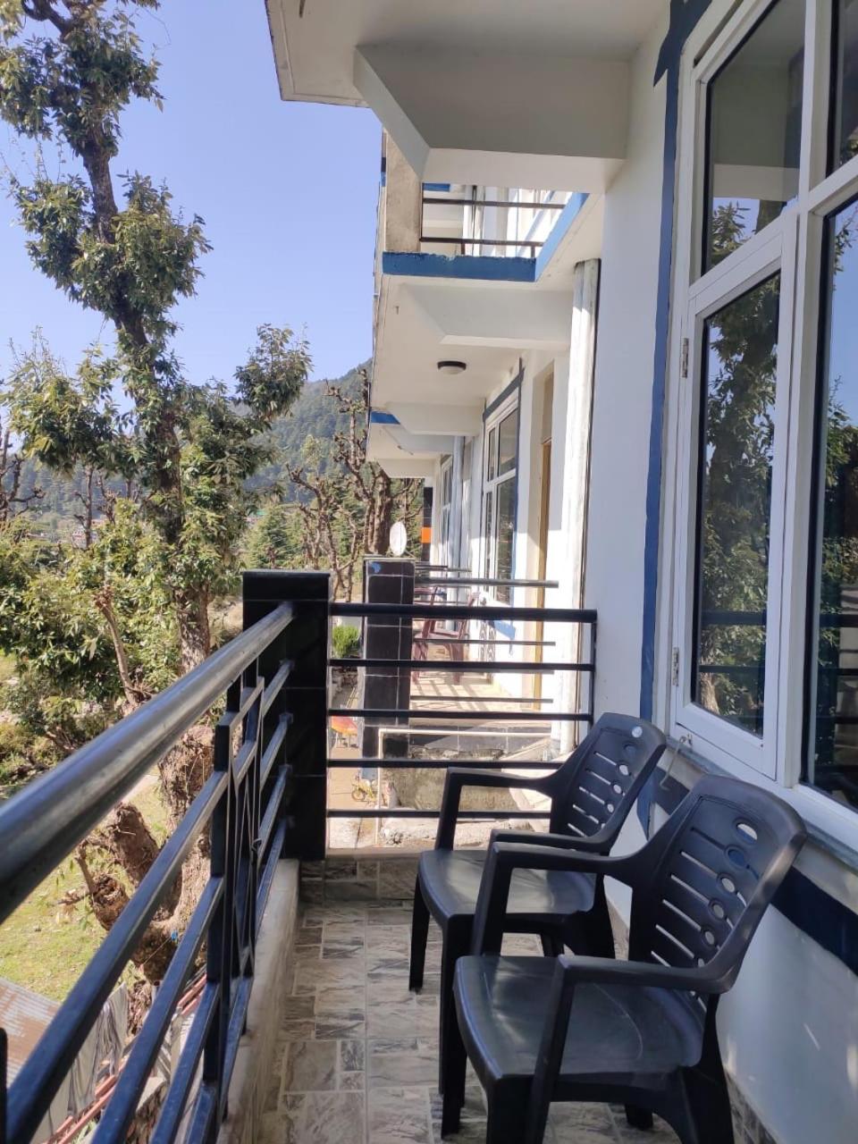 Oasis Guest House Bhagsu D'Shala Дармсала Экстерьер фото