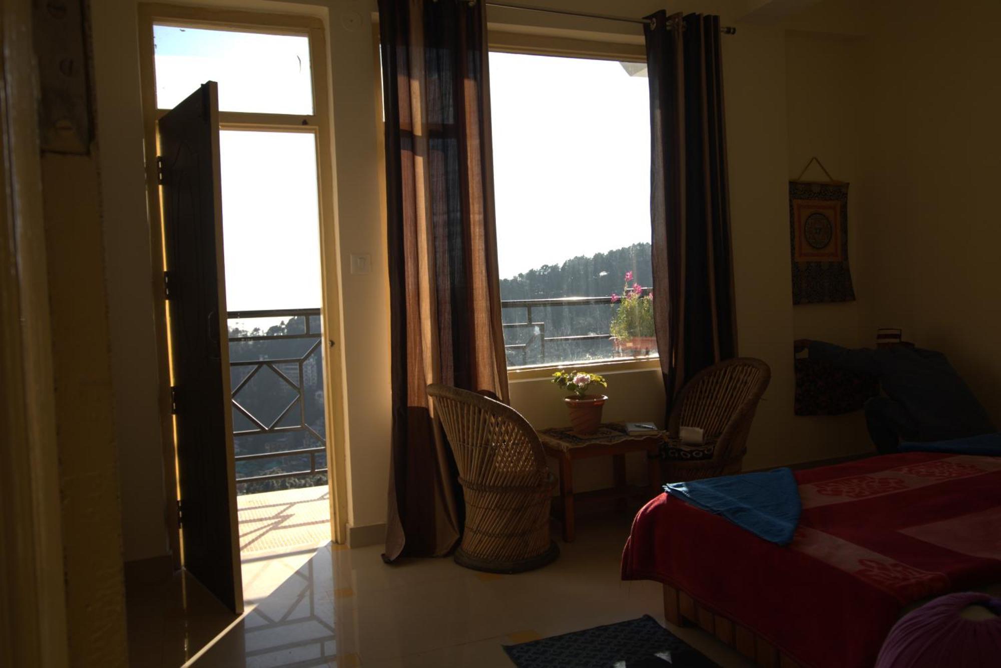 Oasis Guest House Bhagsu D'Shala Дармсала Экстерьер фото