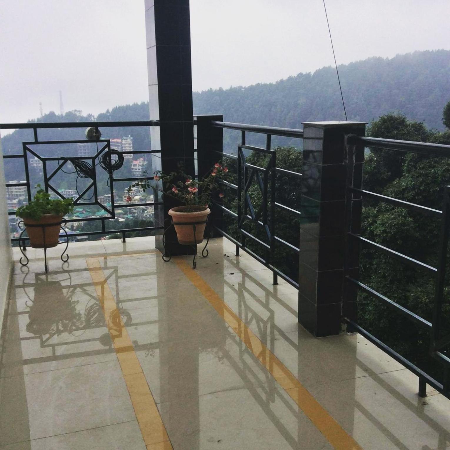 Oasis Guest House Bhagsu D'Shala Дармсала Экстерьер фото