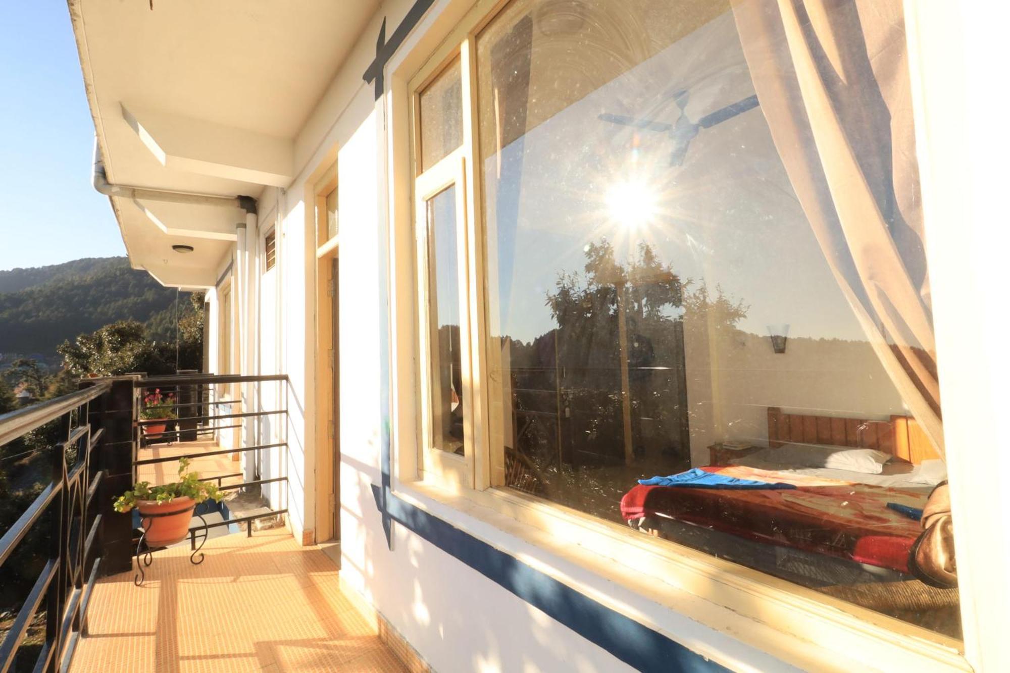Oasis Guest House Bhagsu D'Shala Дармсала Экстерьер фото